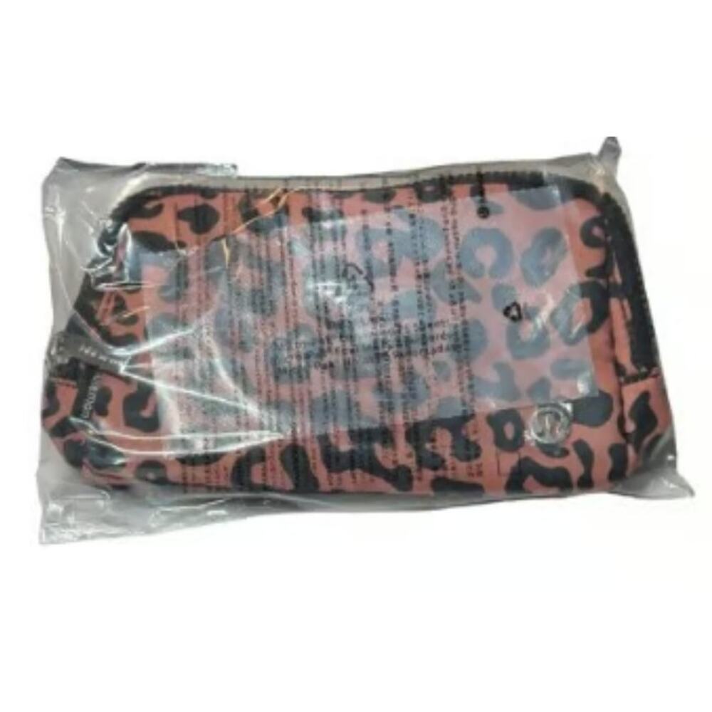 Stylish New Lululemon Cheetah Print Everywhere Belt Bag - Picture 2 of 5